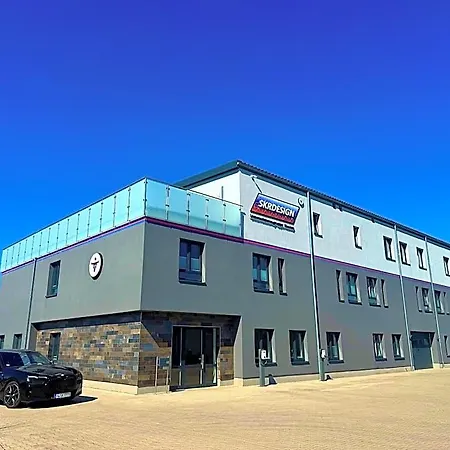 Skr Design Aparthotel 3*